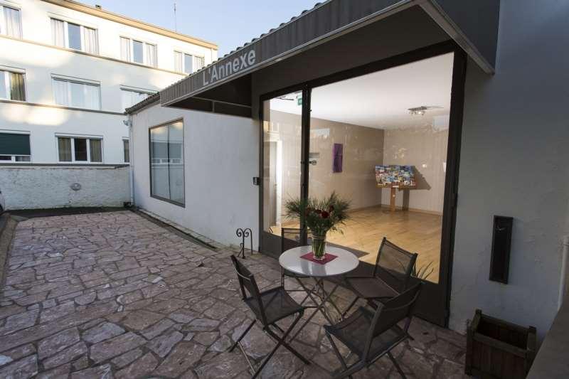 Brit Hotel Du Parc Niort Centre-Parking Gratuit Restaurant photo