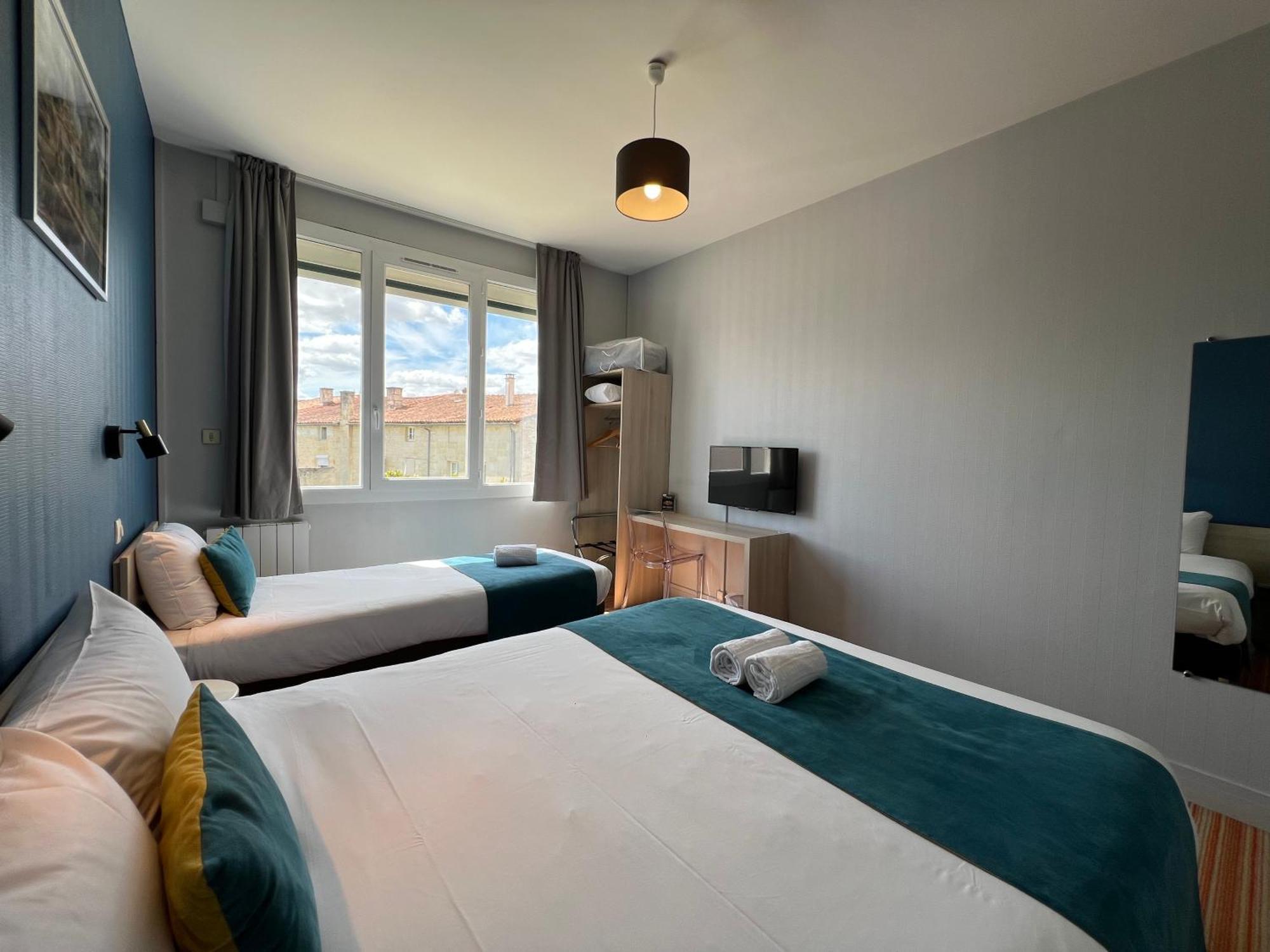 Brit Hotel Du Parc Niort Centre-Parking Gratuit Exterior photo
