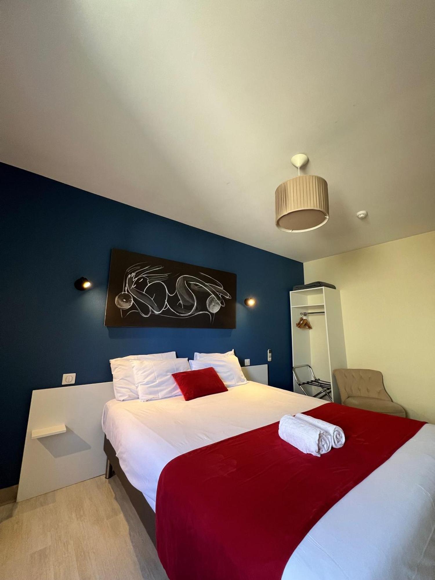 Brit Hotel Du Parc Niort Centre-Parking Gratuit Exterior photo