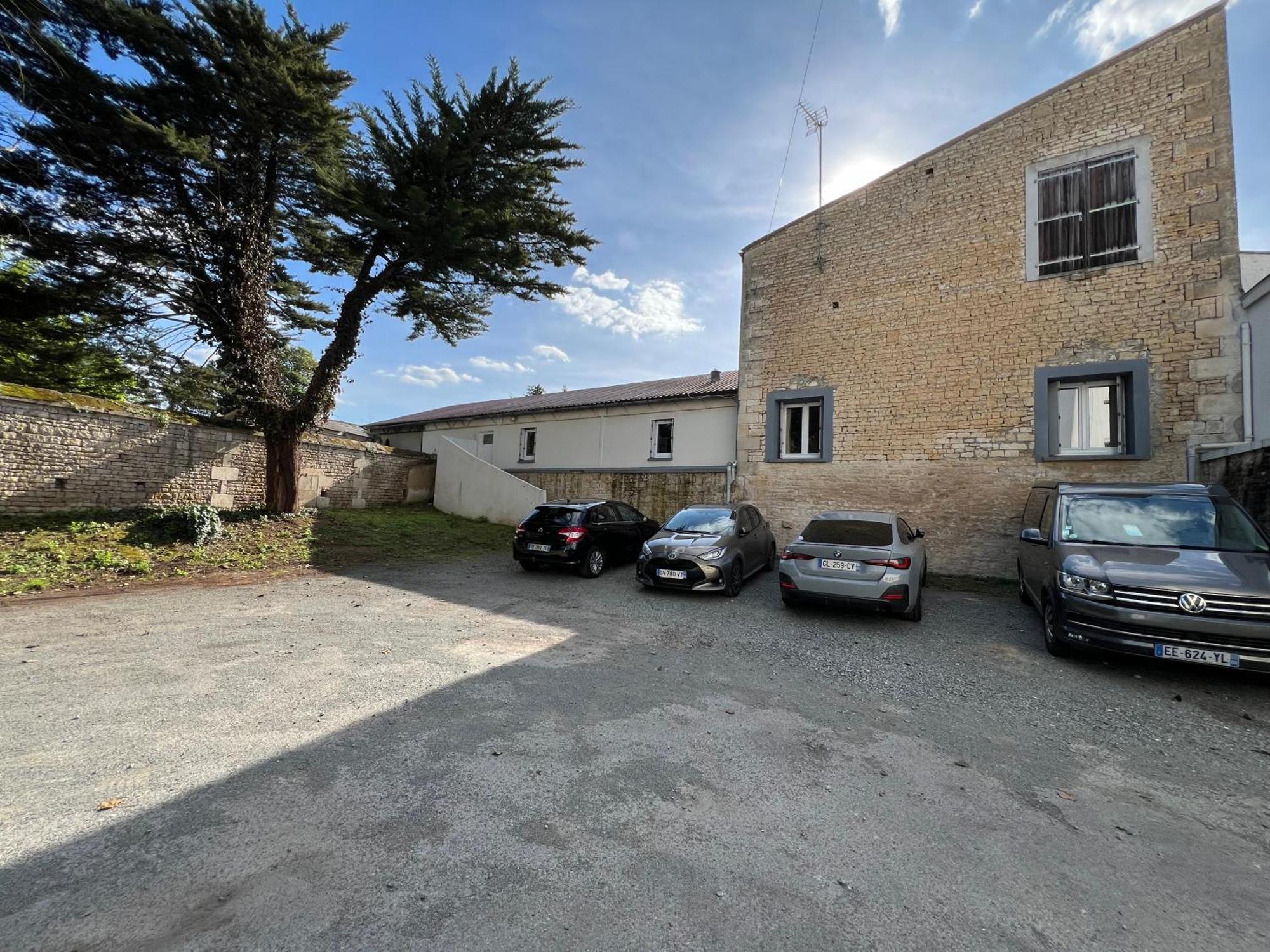 Brit Hotel Du Parc Niort Centre-Parking Gratuit Exterior photo