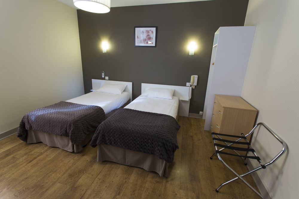 Brit Hotel Du Parc Niort Centre-Parking Gratuit Exterior photo